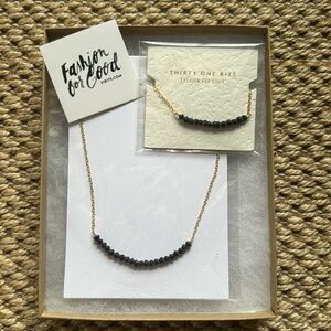 Thirty One Bits necklace & bracelet set